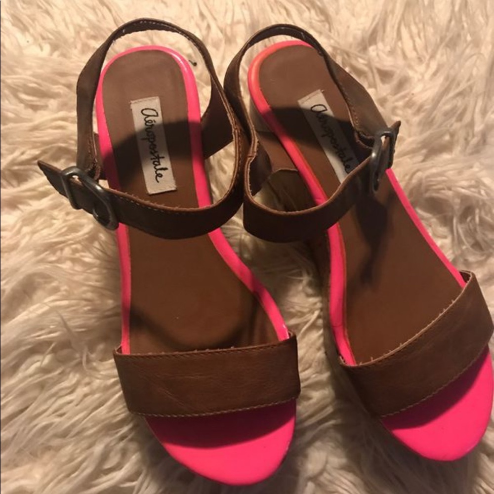 Aeropostal wedge sandals !
